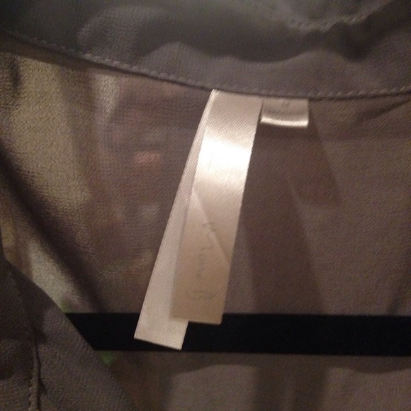 ⭐️FINAL MARKDOWN⭐️ Mona B High Low Grey/Lime Top - Picture 5 of 5