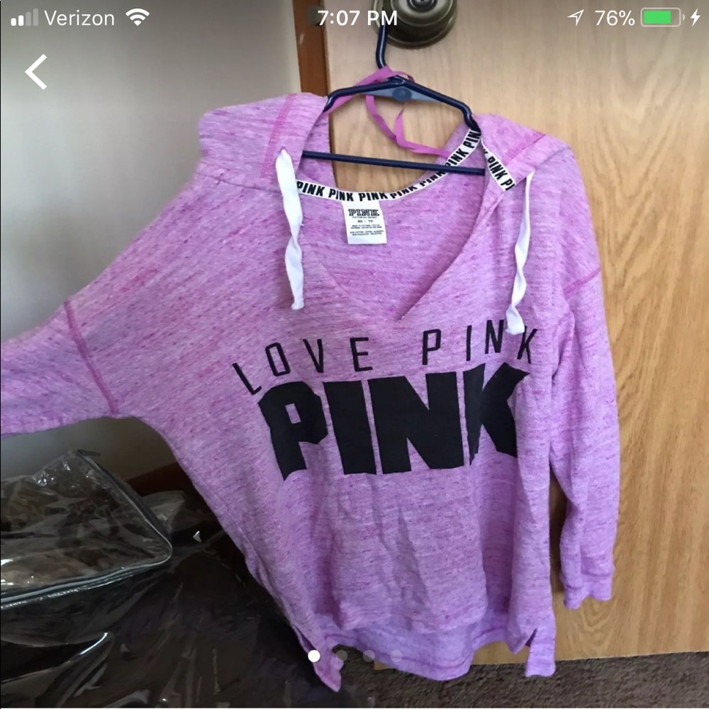VS pink pull over