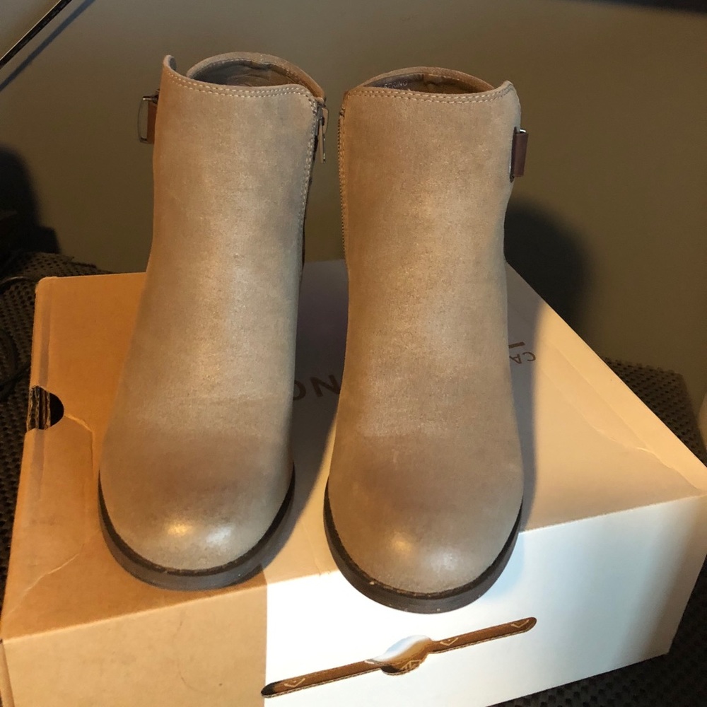 Booties - Picture 4 of 4