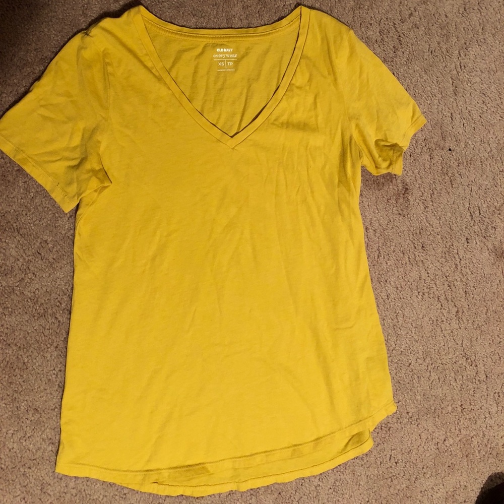 Old navy t shirt