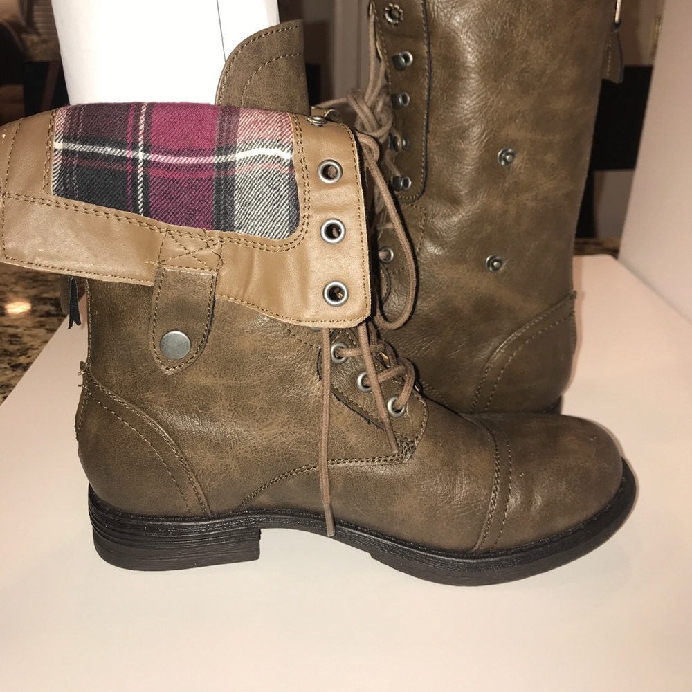 💥 BLOW OUT SALE!! Madden Girl Zorrba combat boots