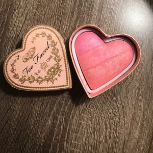 Too faced blush