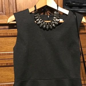 New York & Co. Sleeveless Heather Gray Peplum Top