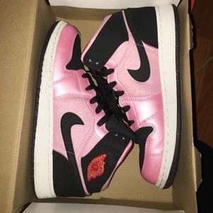 Pink & Black Retro Air Jordan 1's ✨😍