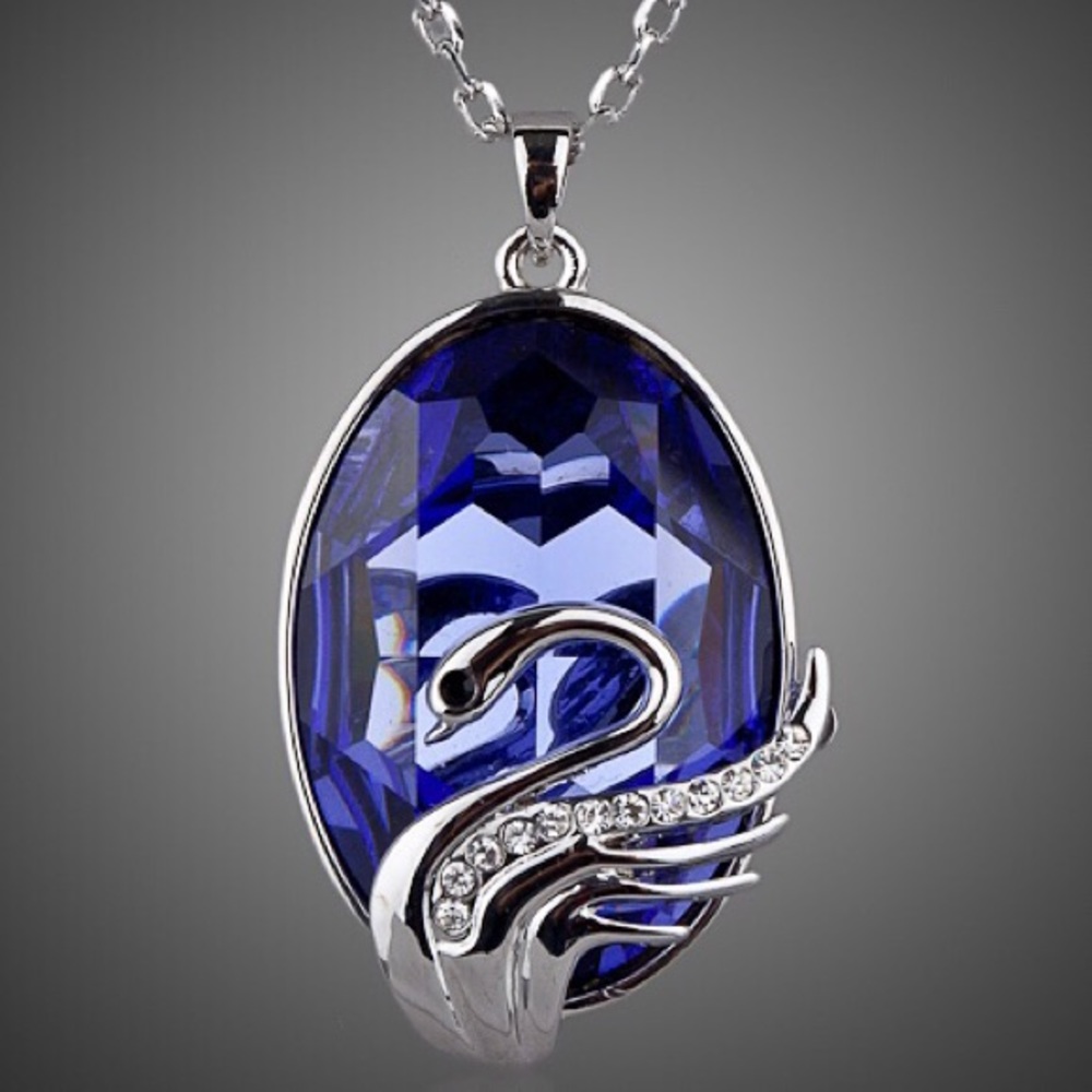 Wh Gold Stellux Austrian Crystal Pendant Necklace