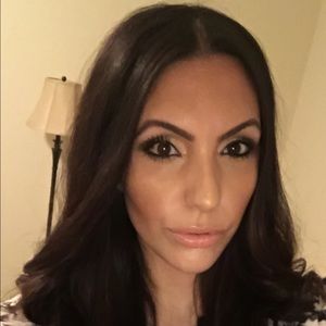 Meet your Posher, Elena