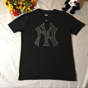 Derek Jeter Yankees Youth T Graphic Logo Number 2