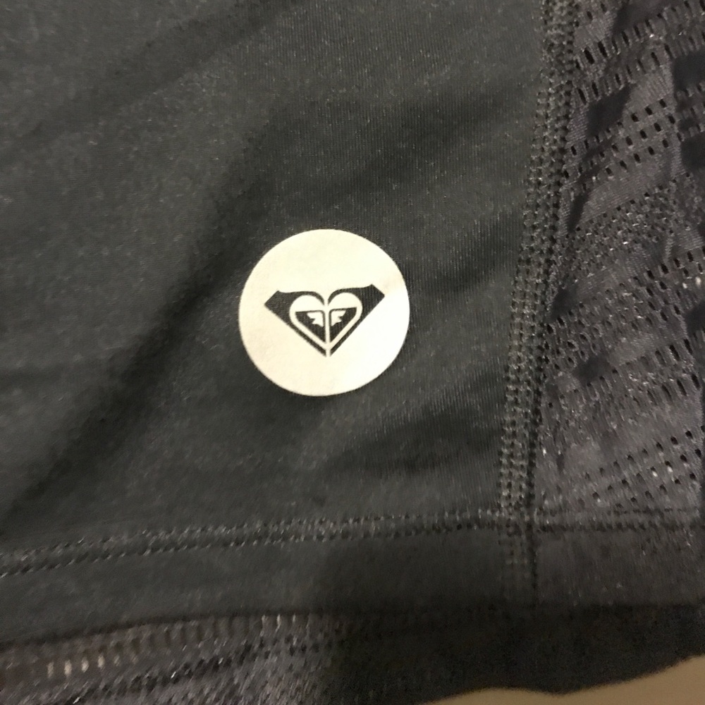 Black Roxy tank - Picture 2 of 3