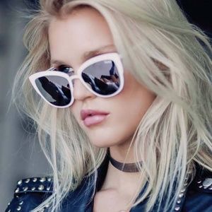 NEW Quay Supergirl Sunnies white lilac