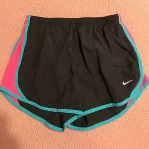 Girls Nike Tempo shorts