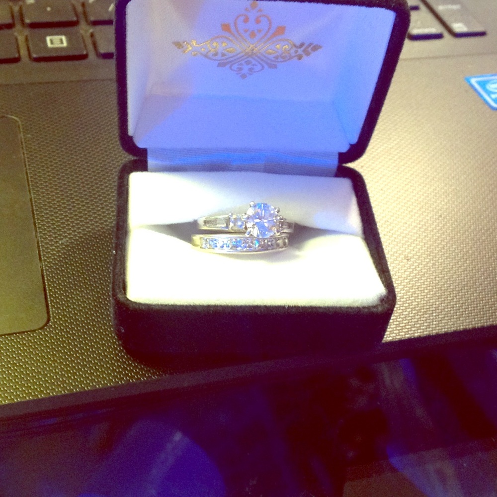Stainless steel and cubic zirconia wedding set
