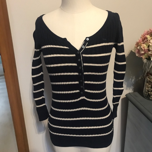 Abercrombie & Fitch Sweaters - ⚠️50% off Bundles!!!⚠️ Abercrombie & Fitch sweater