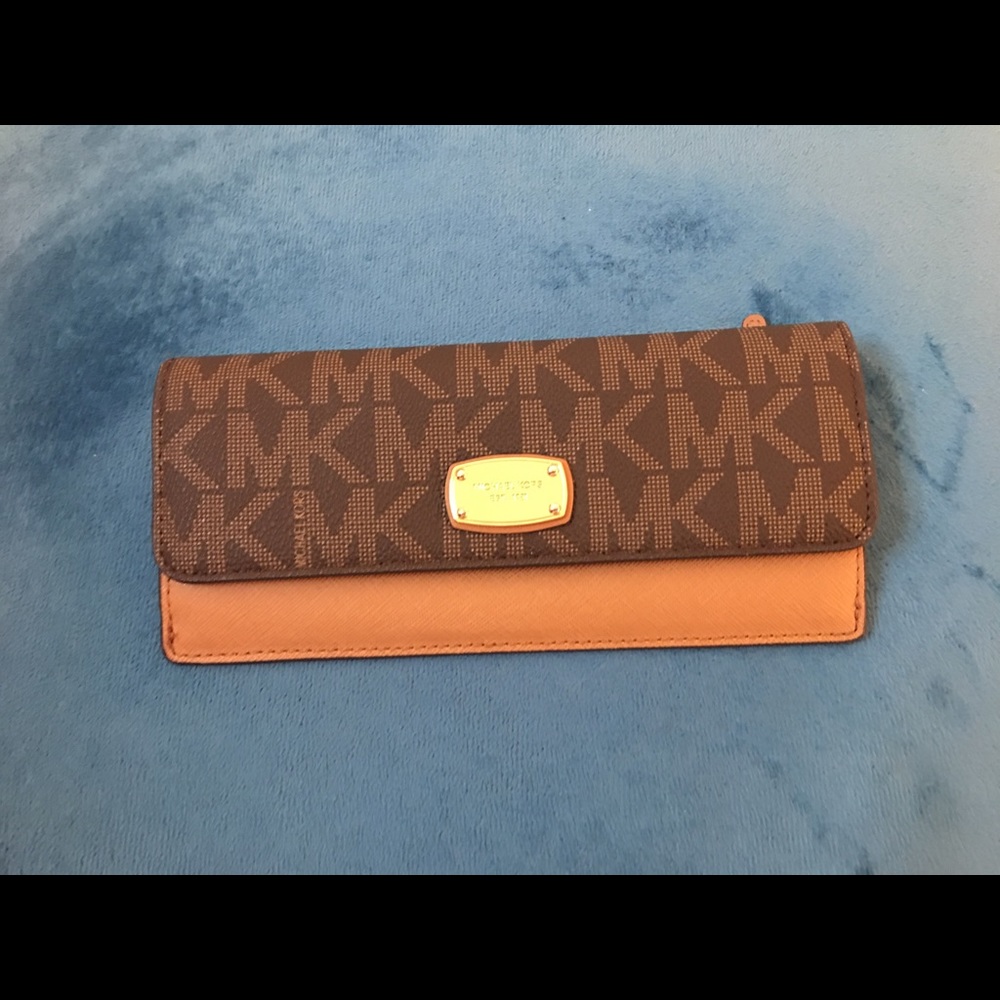 Michael kors wallet