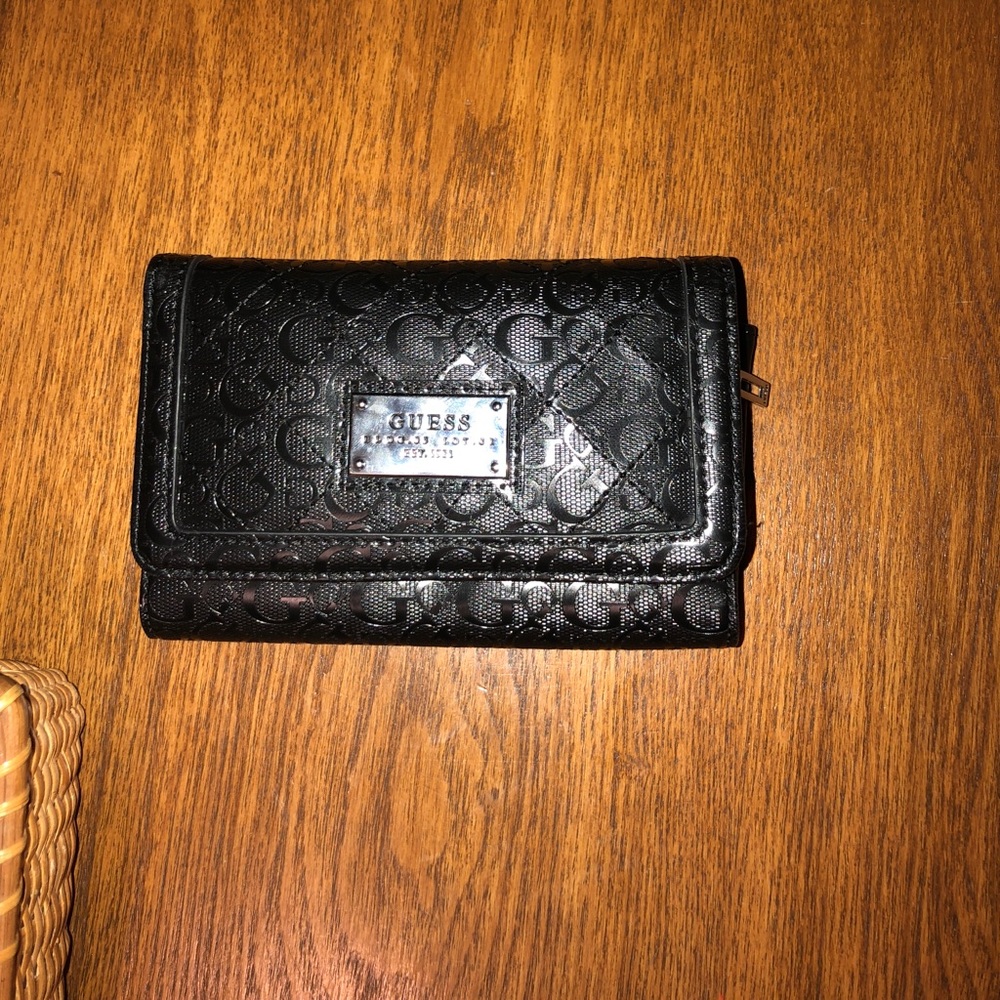 Guess Clutch wallet
