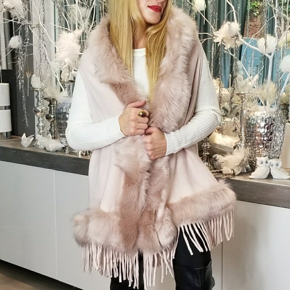 RESTOCKED!!! SOPHIE Blush Sweater Vest - Picture 3 of 4