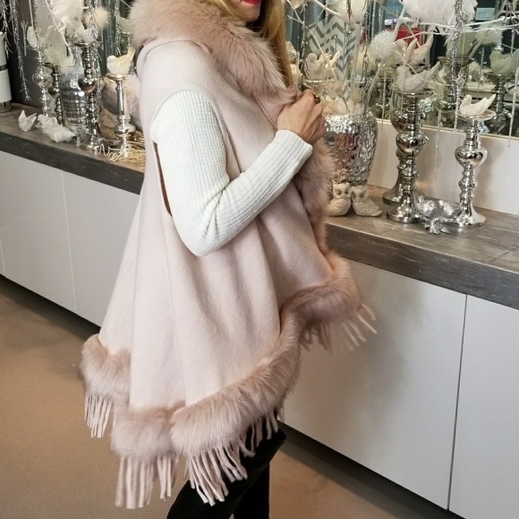 RESTOCKED!!! SOPHIE Blush Sweater Vest - Picture 4 of 4