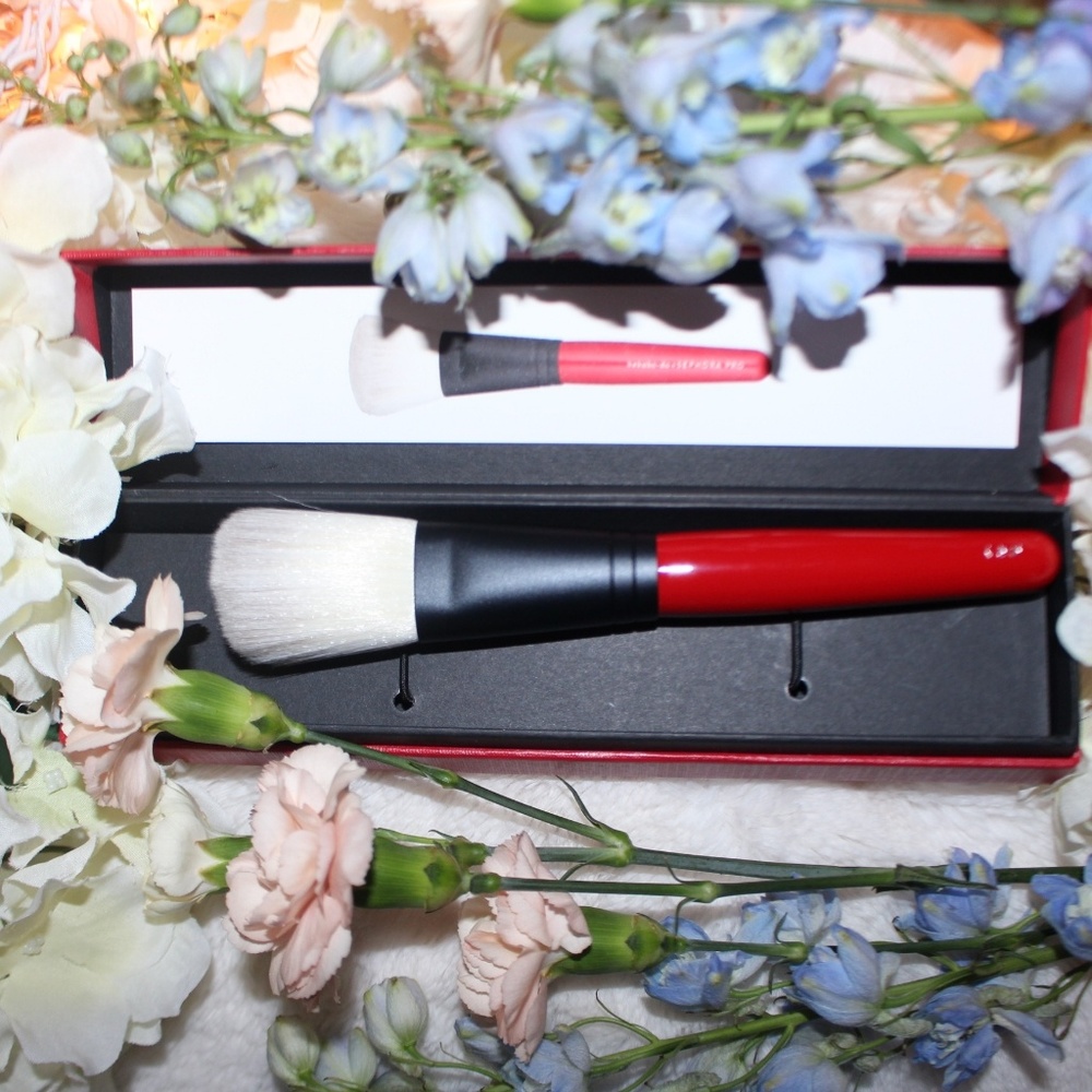 Hakuhodo Fan cheek brush