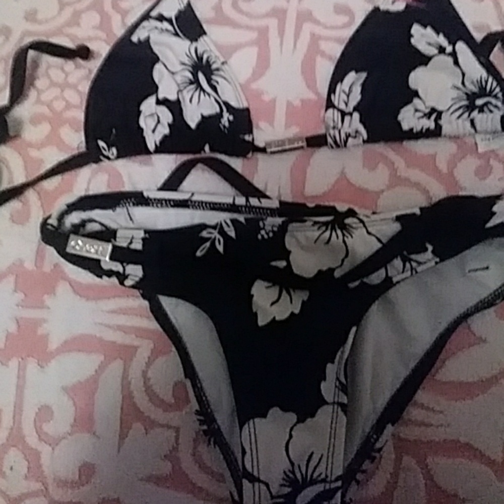 O'neil black and white hibiscus bikini