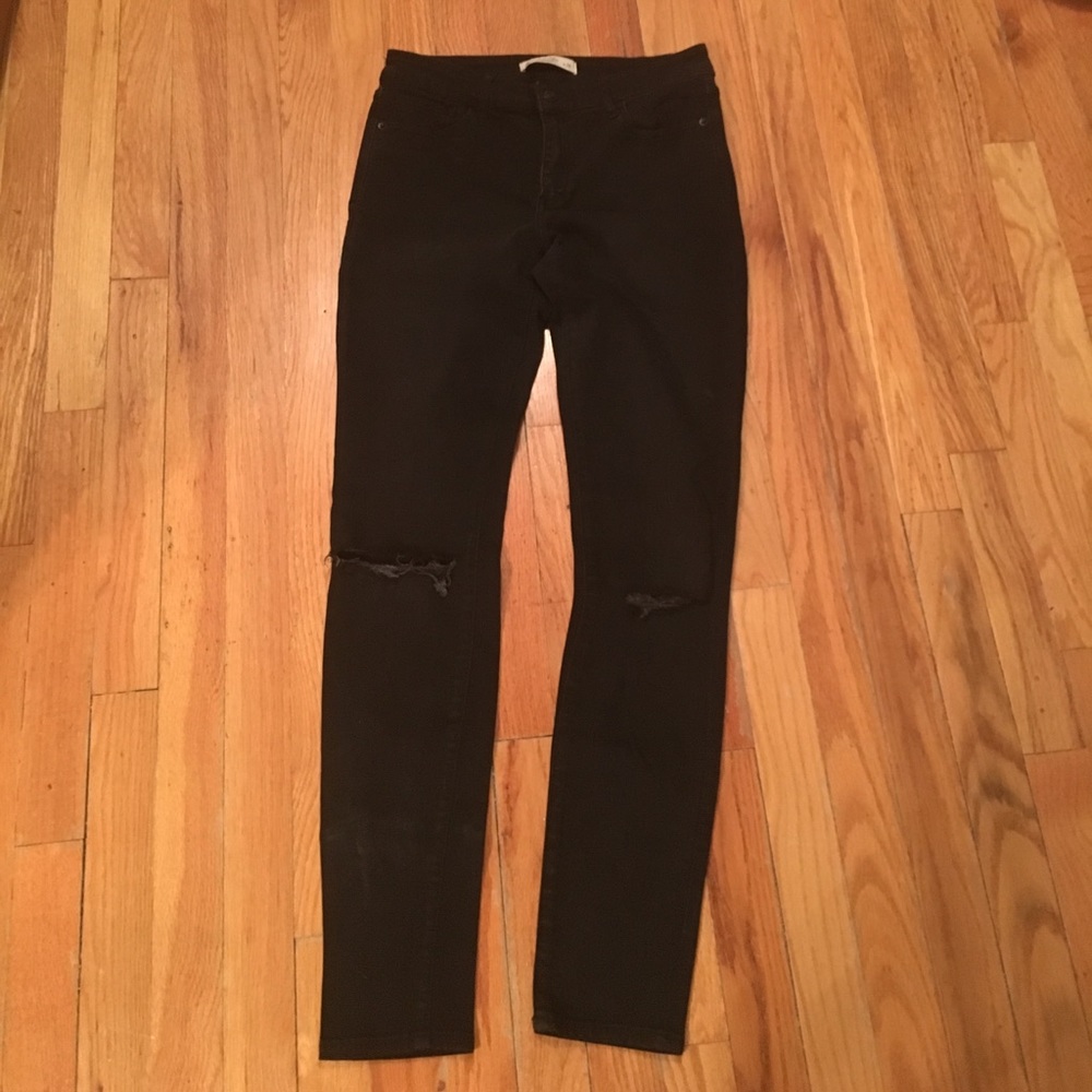 Abercrombie & Fitch distressed black skinny jeans!