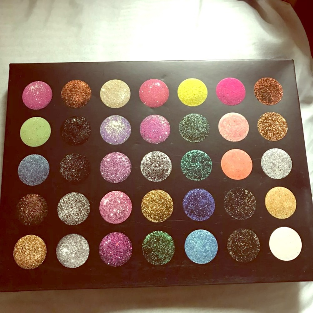 Glitter eyeshadow palette