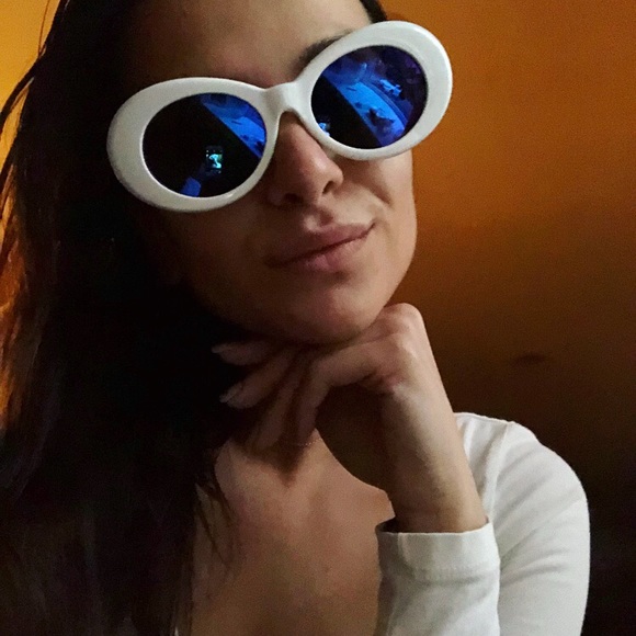 Kurt Cobain Sunglasses or Clout Goggles - Picture 3 of 4