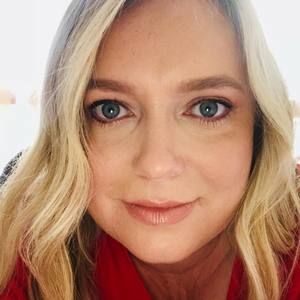 Meet your Posher, Lena