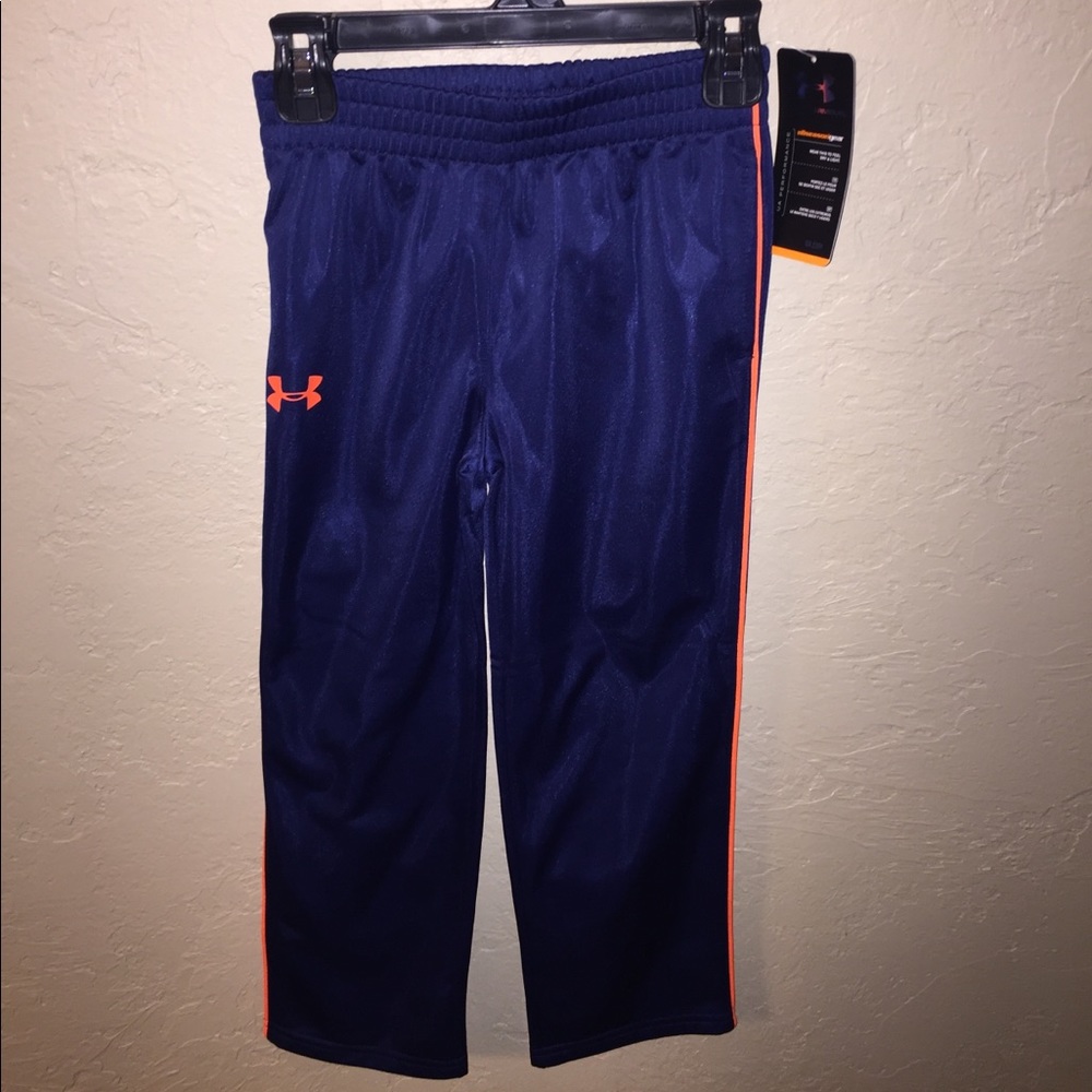 UA Boys 6 joggers