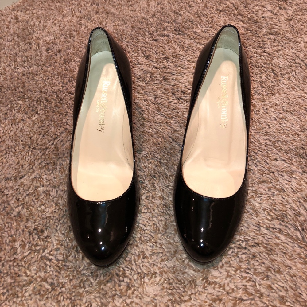 Russell & Bromley patent leather pump size 7