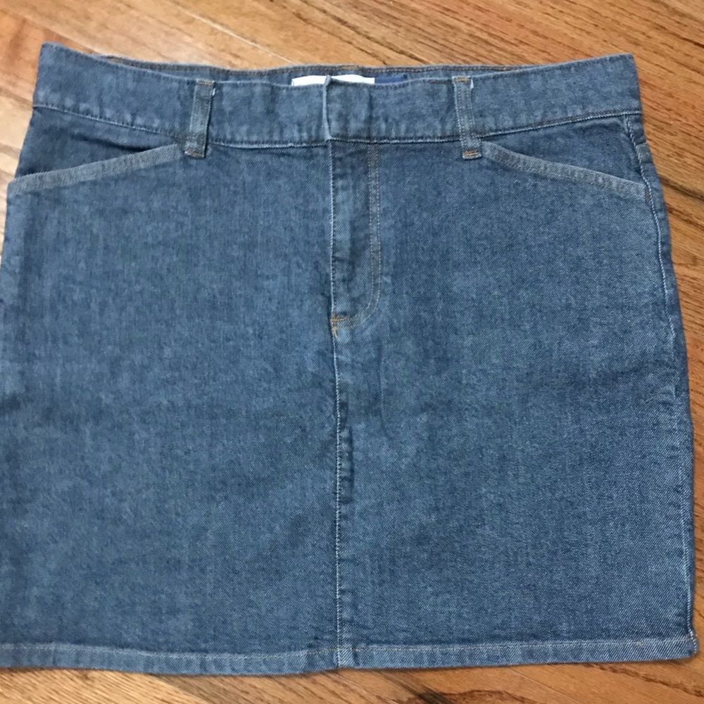 Women’s Gap Hip-Hugger Stretch Jean Skirt