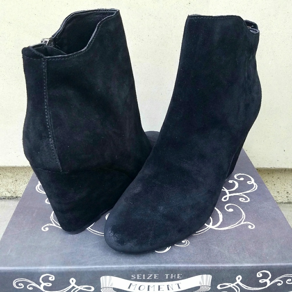 Simple & Chic Dolce Vita Wedge Booties - Picture 2 of 5