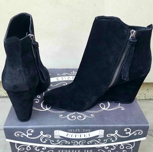 Simple & Chic Dolce Vita Wedge Booties - Picture 4 of 5