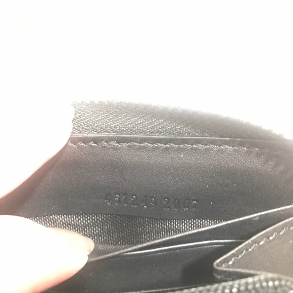 SOLD! 🚫 AUTH GUCCI GG Supreme Zip Around Wallet - Picture 8 of 8