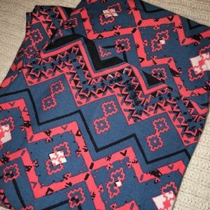 NWT LuLaRoe O/S Aztec Print Leggings