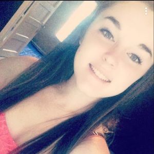 Meet your Posher, Caitlyn