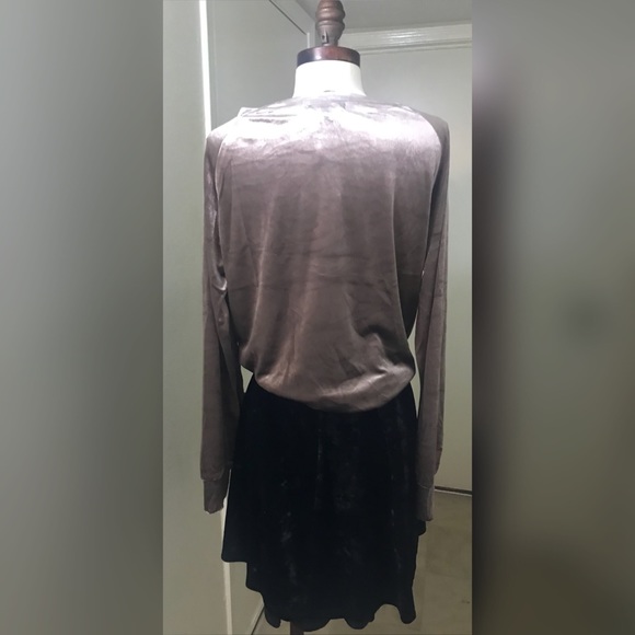 Pretty Hurts Front Tie Velvet Top - Picture 8 of 8