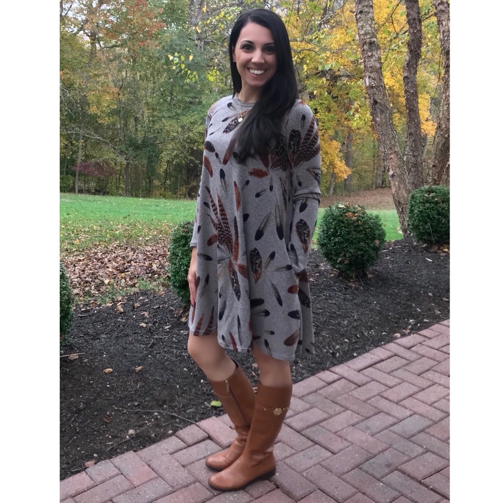 SALE❗️Feather print shift dress with pockets