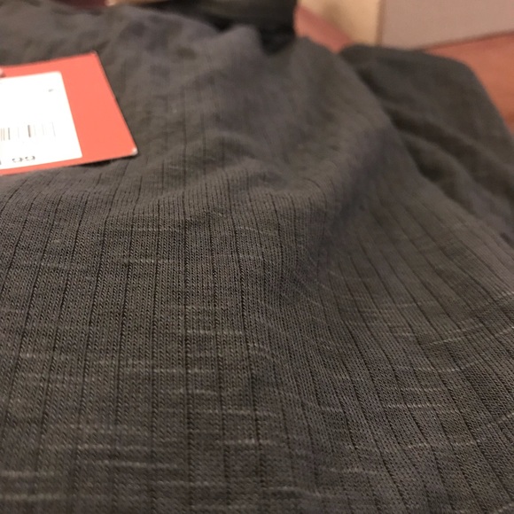 Mossimo top - Picture 6 of 8