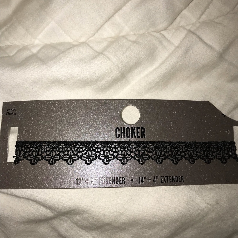 CHOKER