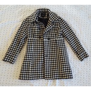 *rePOSH* Houndstooth Pea coat. Fits like a Medium