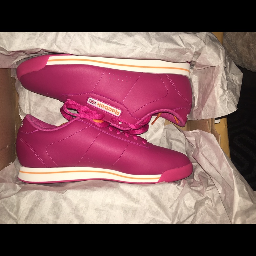 PINK REEBOK