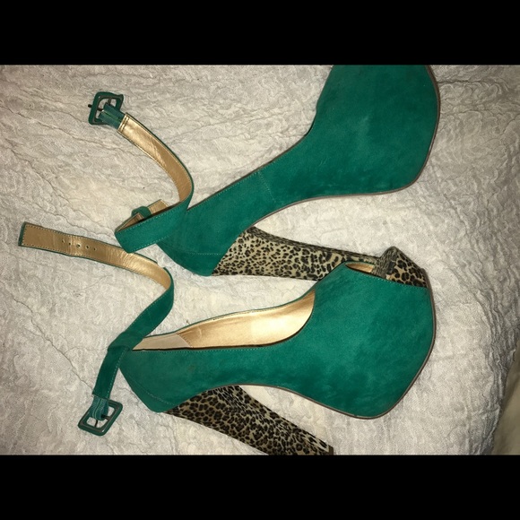 Shoes - Picture 1 of 2