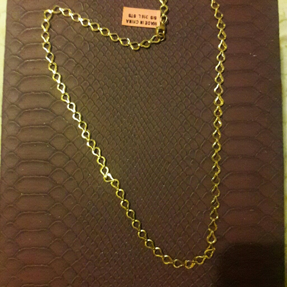 NWT Gold Stainless steel chain 18 inch