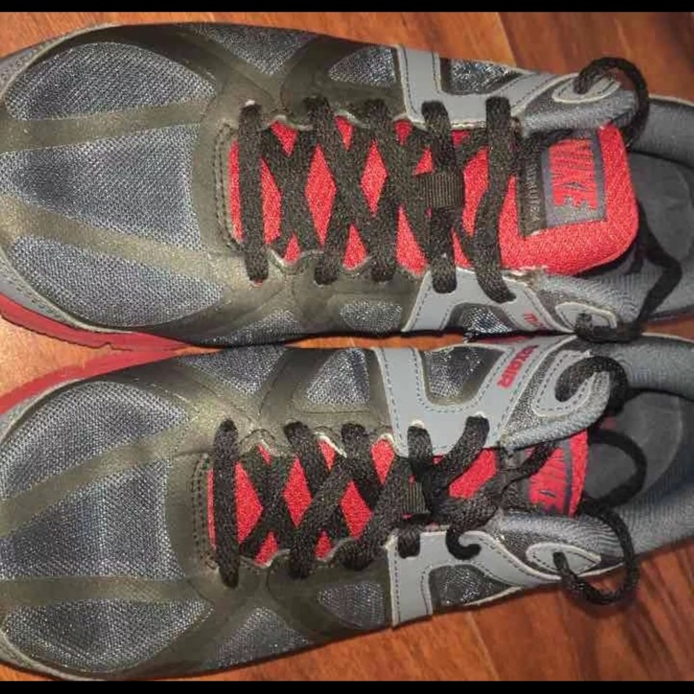 Men’s Nike shoes! New without tags