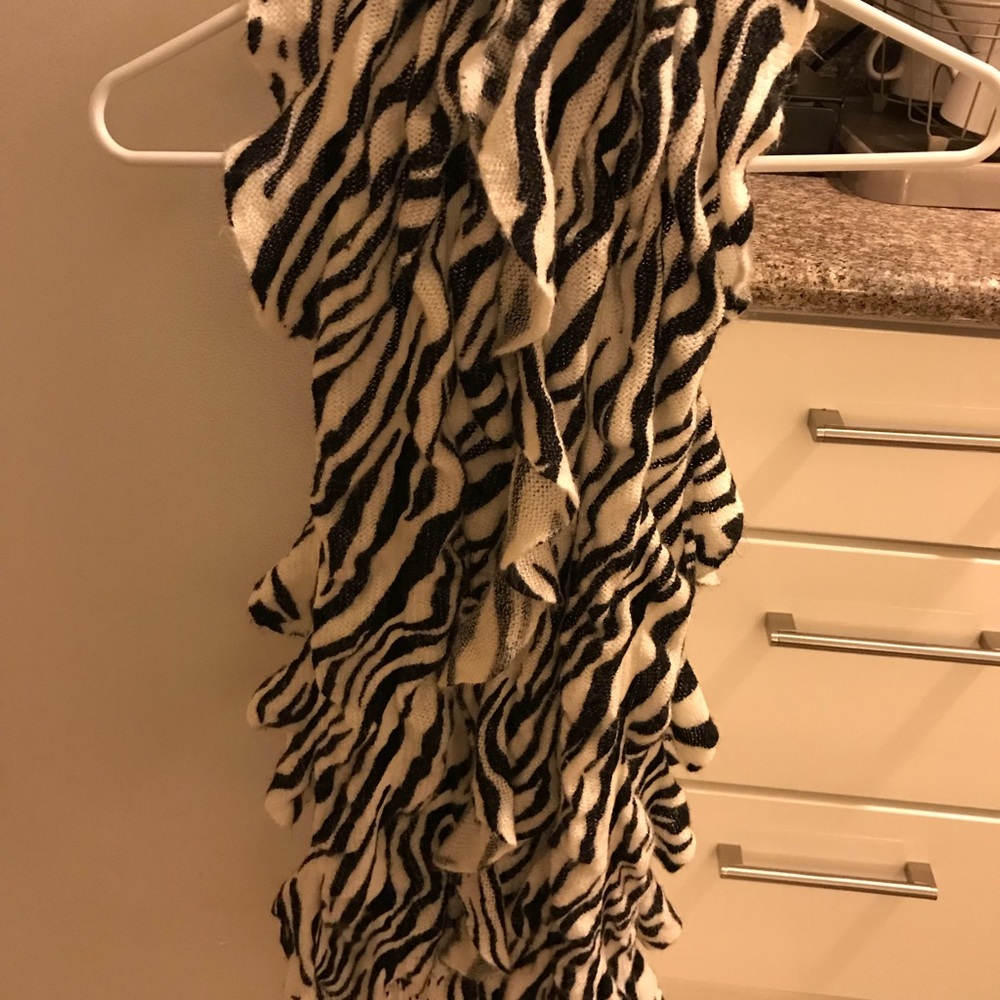 Zebra Scarf - Picture 4 of 6