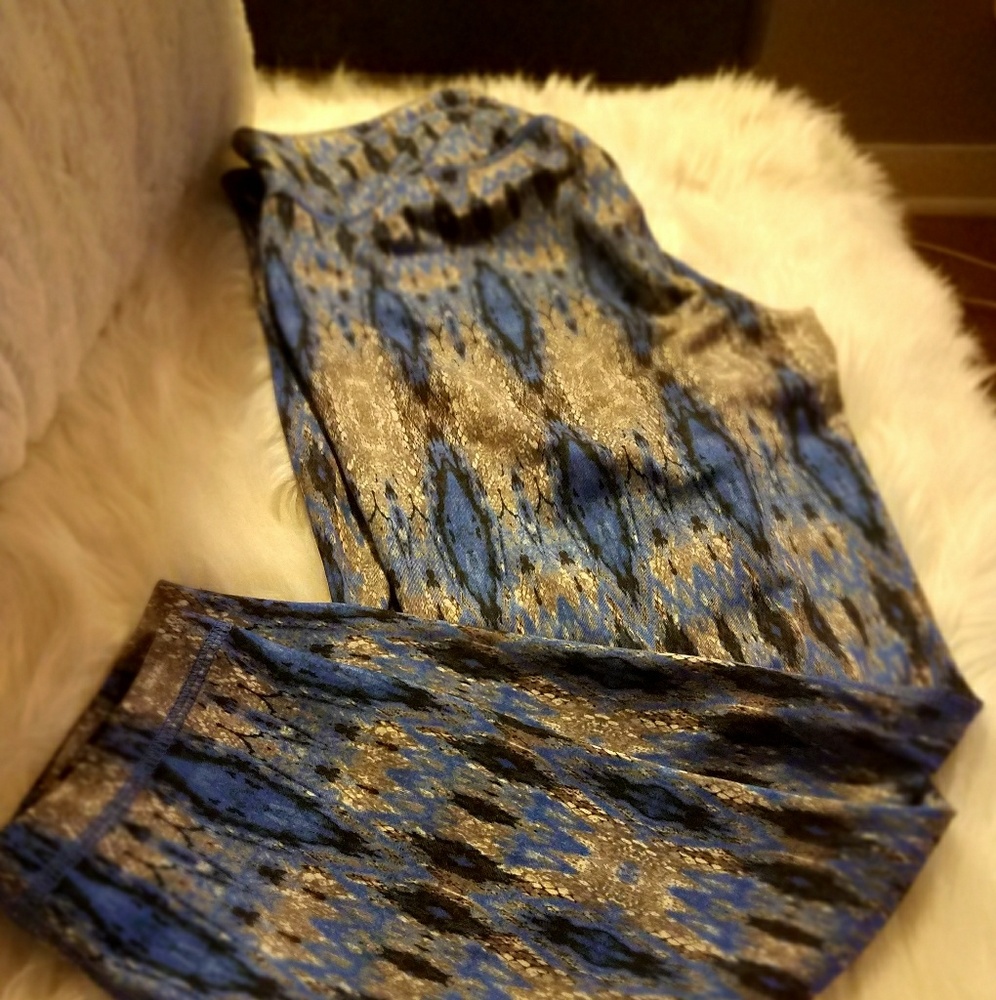 Workout pants. Size small.