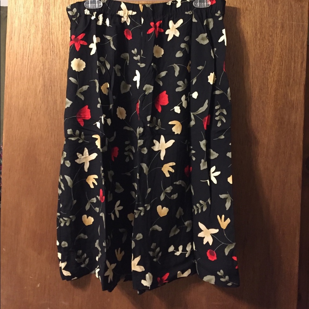 Ladies skirt