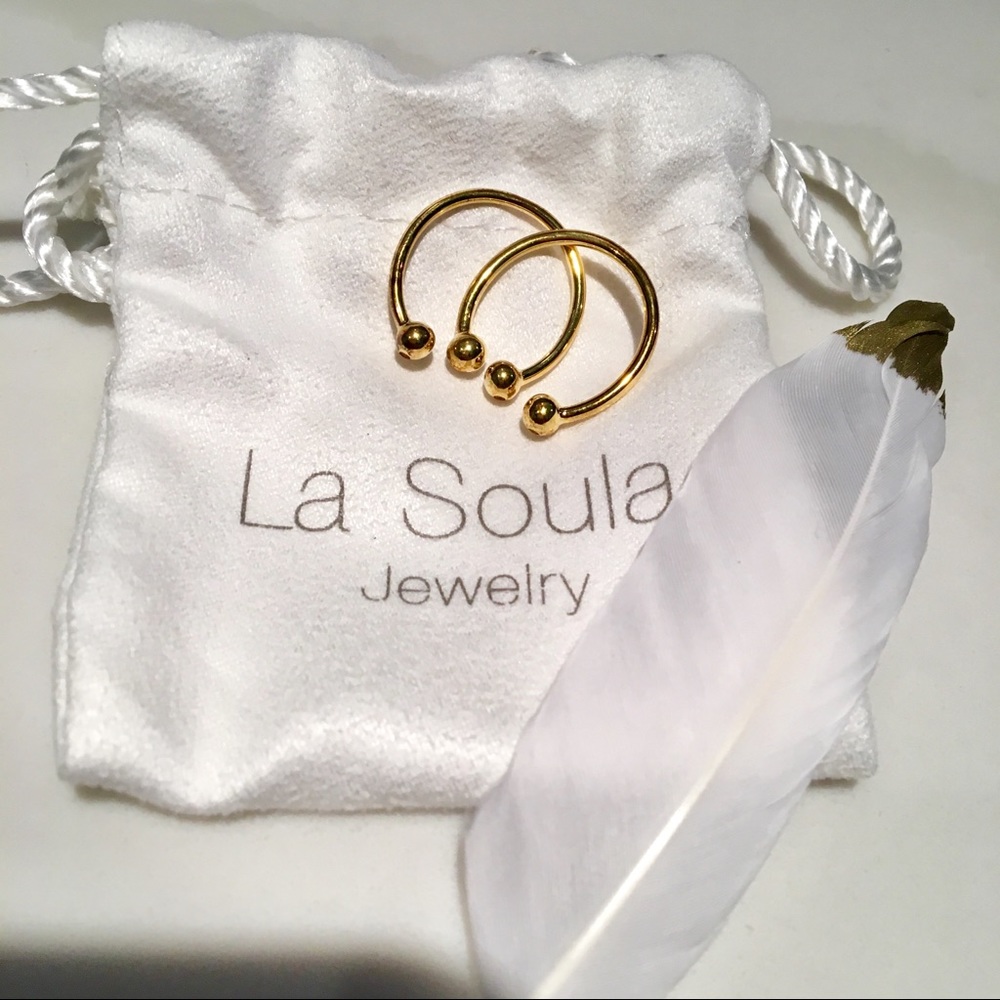 Two diamond rings By: LA Soula
