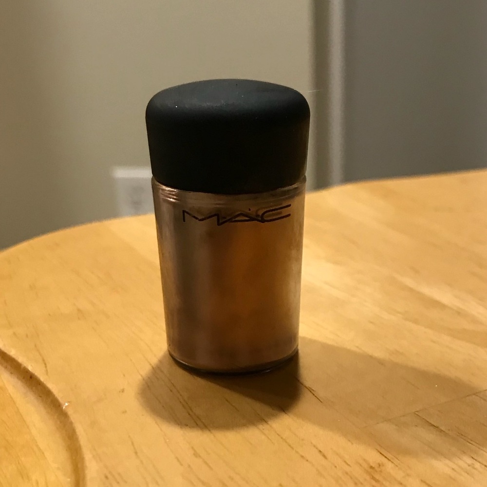 MAC RARE PIGMENT IN ROSE GOLD