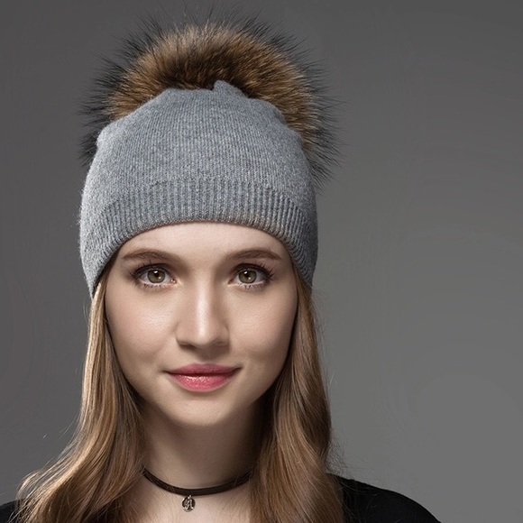 ✨Gray Cashmere Beanie With Fur Pom Pom Detail✨ - Picture 2 of 5