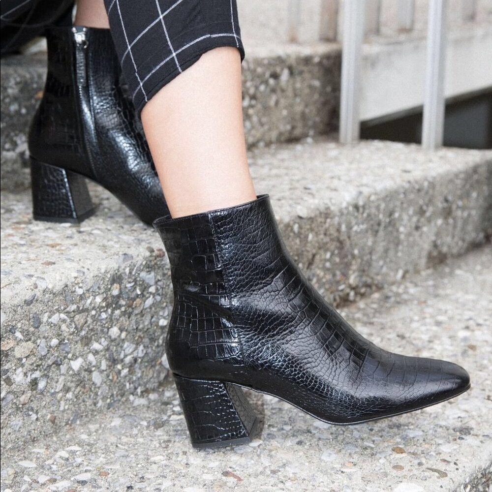 Freda Salvador Charm boot